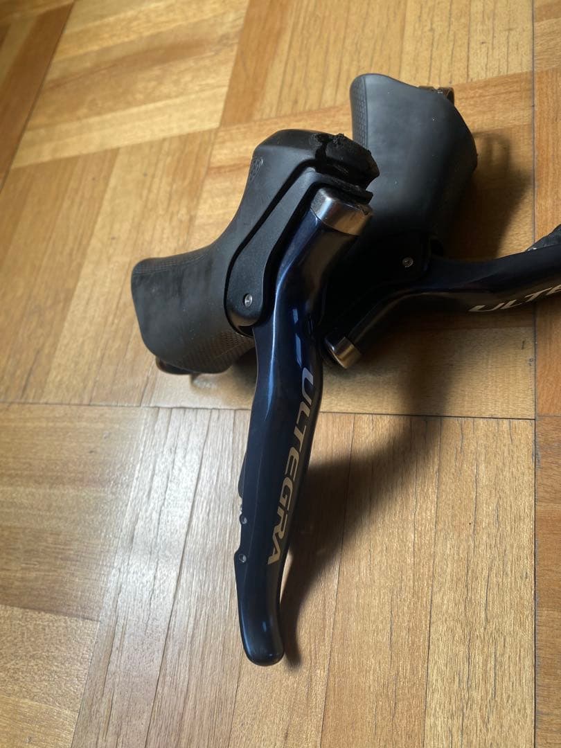 ST-6870 ULTEGRA シフター・レバー 破損あり