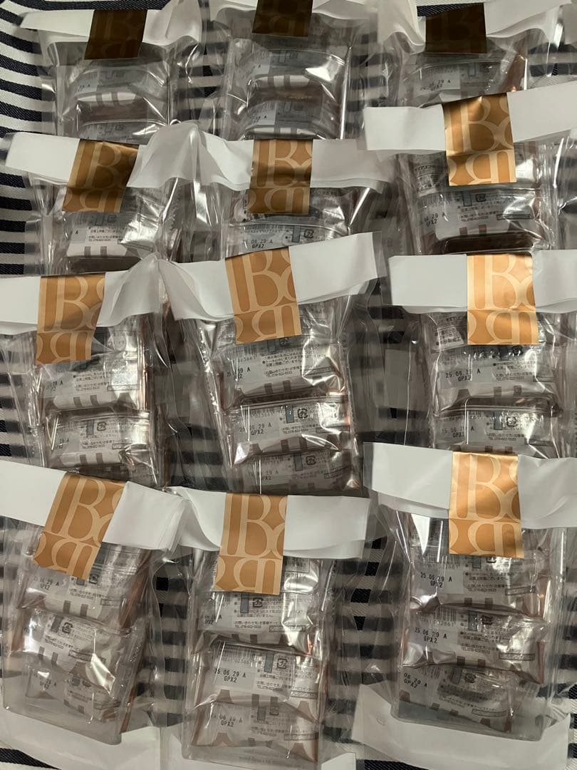 【ハクスラ】モロゾフ　アーモンドケーキ12袋、フィナンシェ9袋