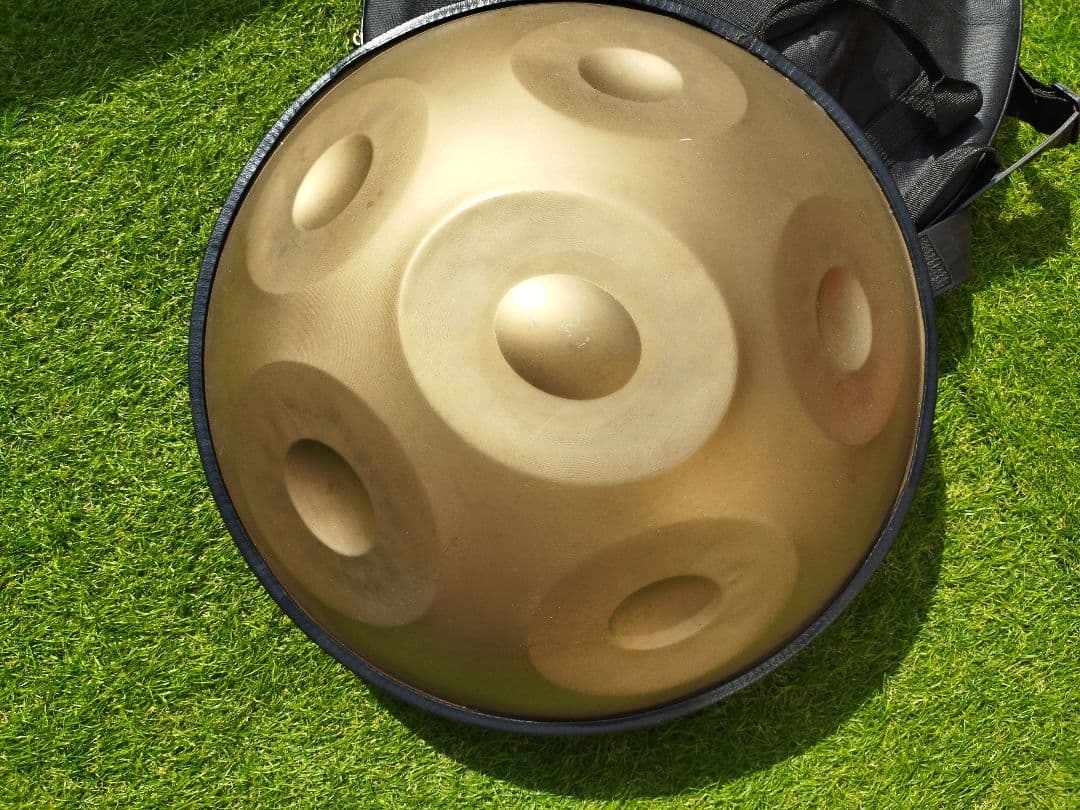 ハンドパン 45cm 6音 ケース付 スイスA3 C4 D4 E4 F4 G4）