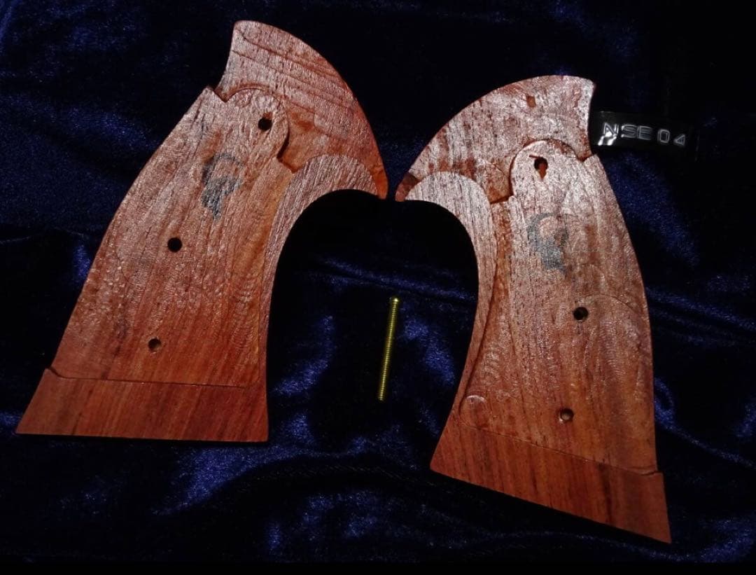 44マグナム S&W M29木製グリップ