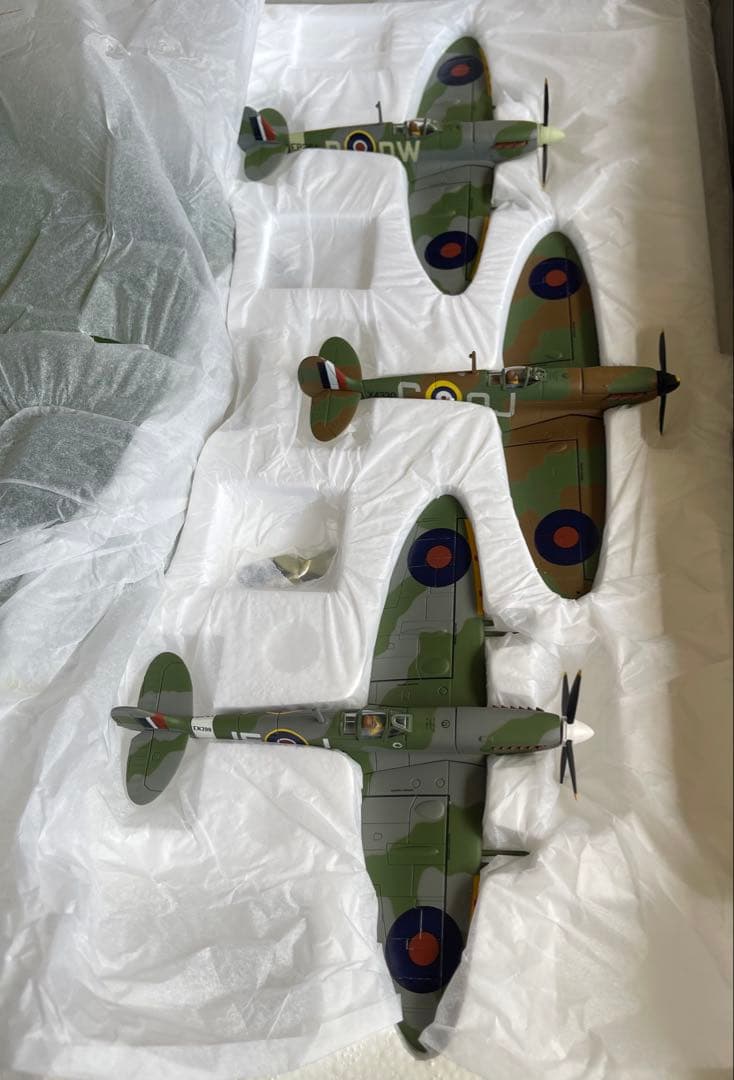 絶版新品希少　Corgi/コーギー1/72 スピットファイア70周年　3機セット