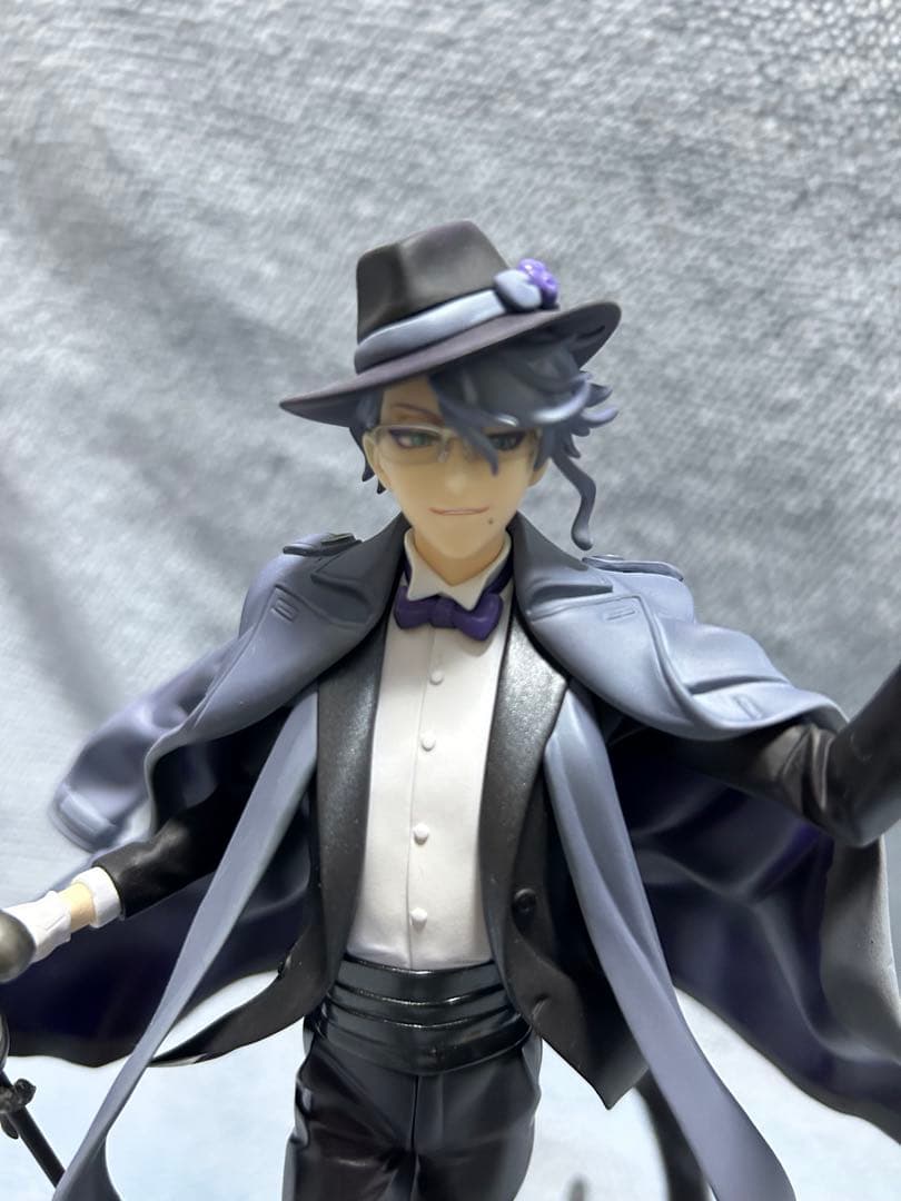 開封品 ツイステ アズール・アーシェングロット フィギュア