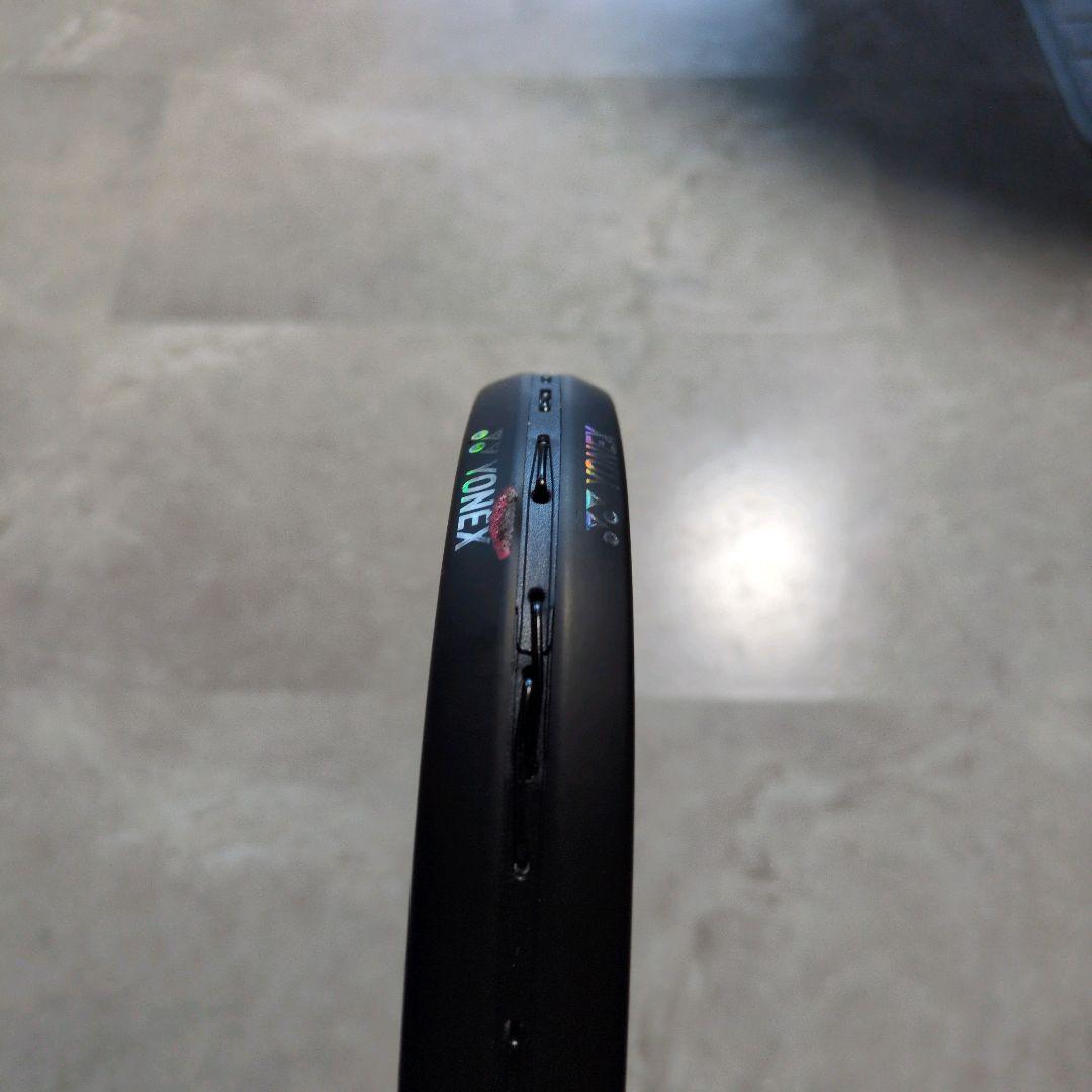 【極美品】YONEX VOLTRAGE 7V クレナイ ボルトレイジ ケース付