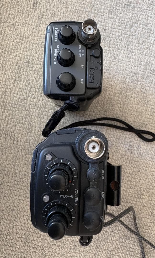 KENWOOD TH-78 & ICOM IC-2STトランシーバー2台他付属品