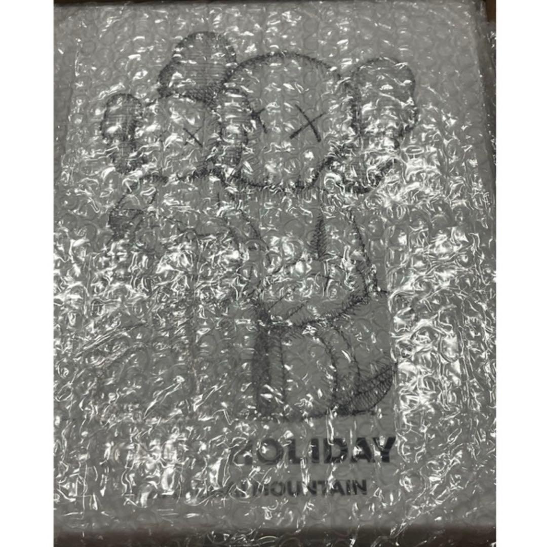 KAWS HOLIDAY CHANGBAI MOUNTAIN FIGURE 黒