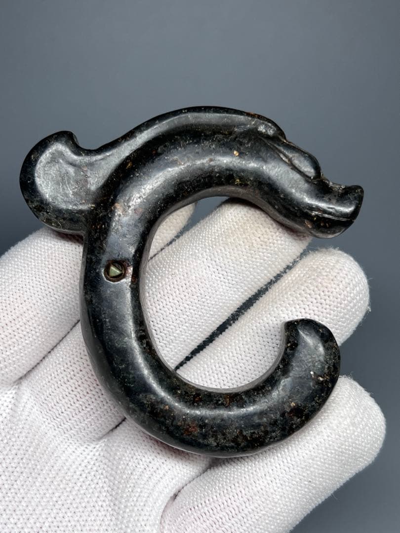 古美術　玉豚竜　紅山文化　C型玉礼器　祭祀器　根付　お守り　石鉄隕石磁石に反応有