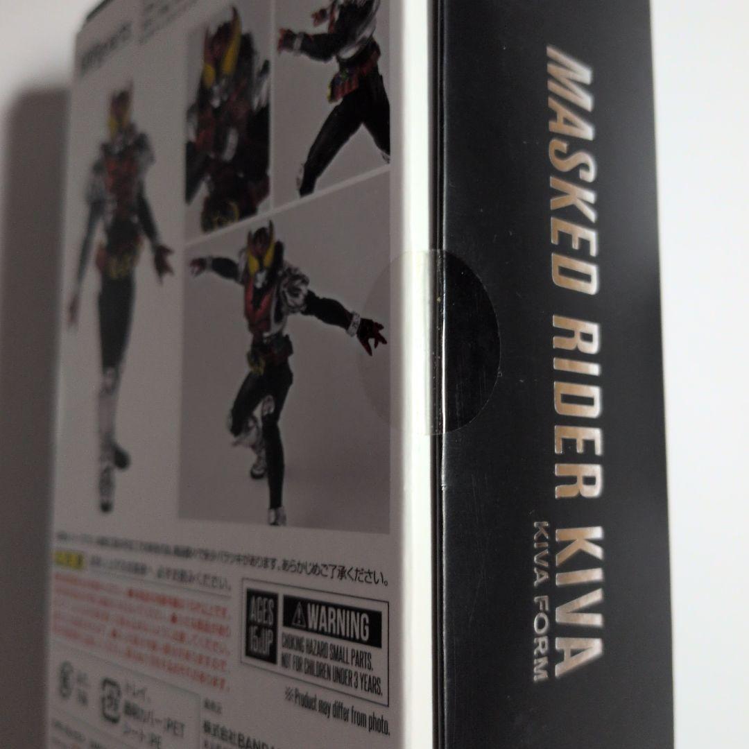 S.H.Figuarts真骨彫製法 仮面ライダーキバ & 初回購入特典台座セット