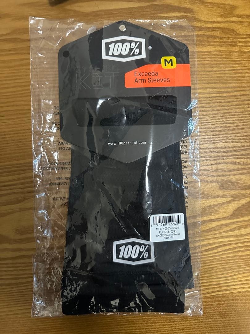 100% ワンハンドレッド　アームスリーブ