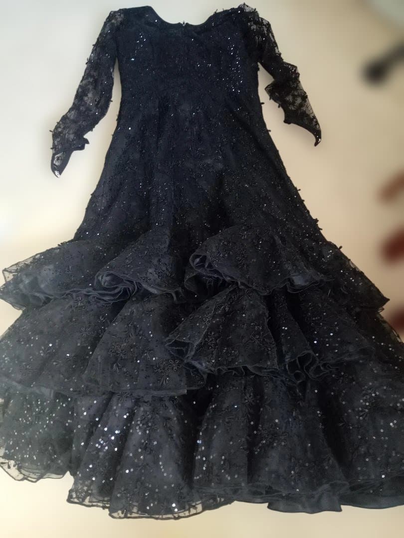 黒いフラメンコドレス