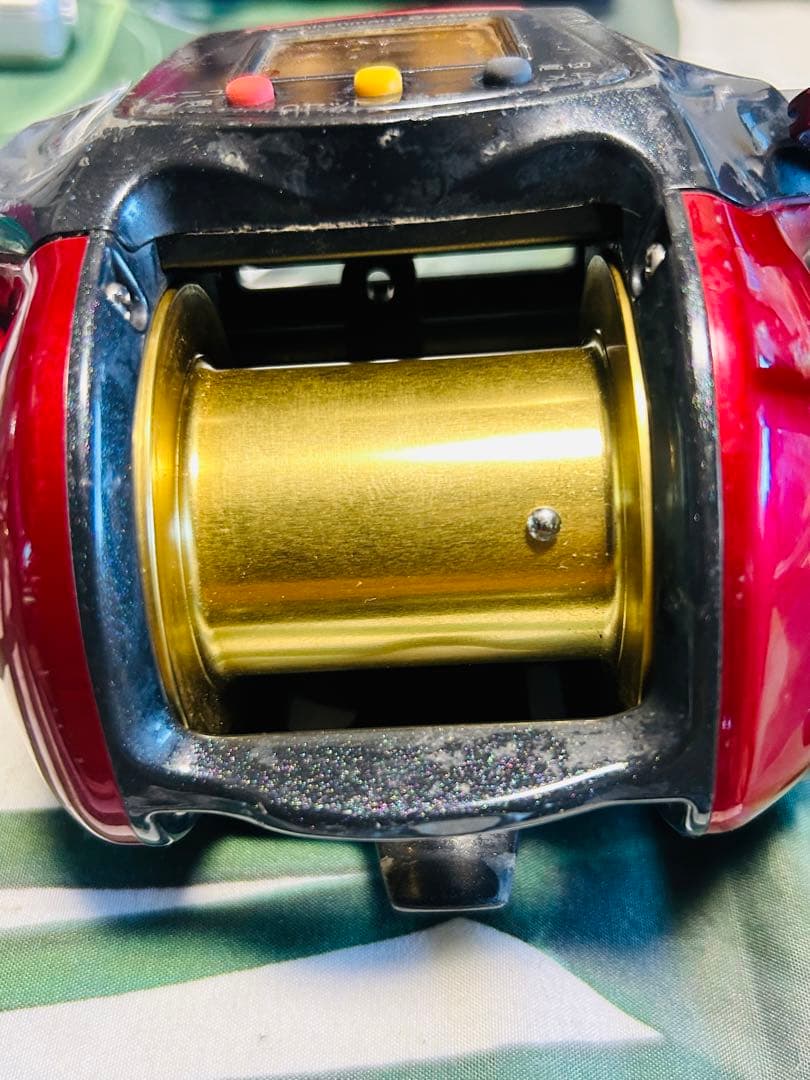 デジタル表示付き電動リール 赤/黒 SHIMANO 3000 ジャンク