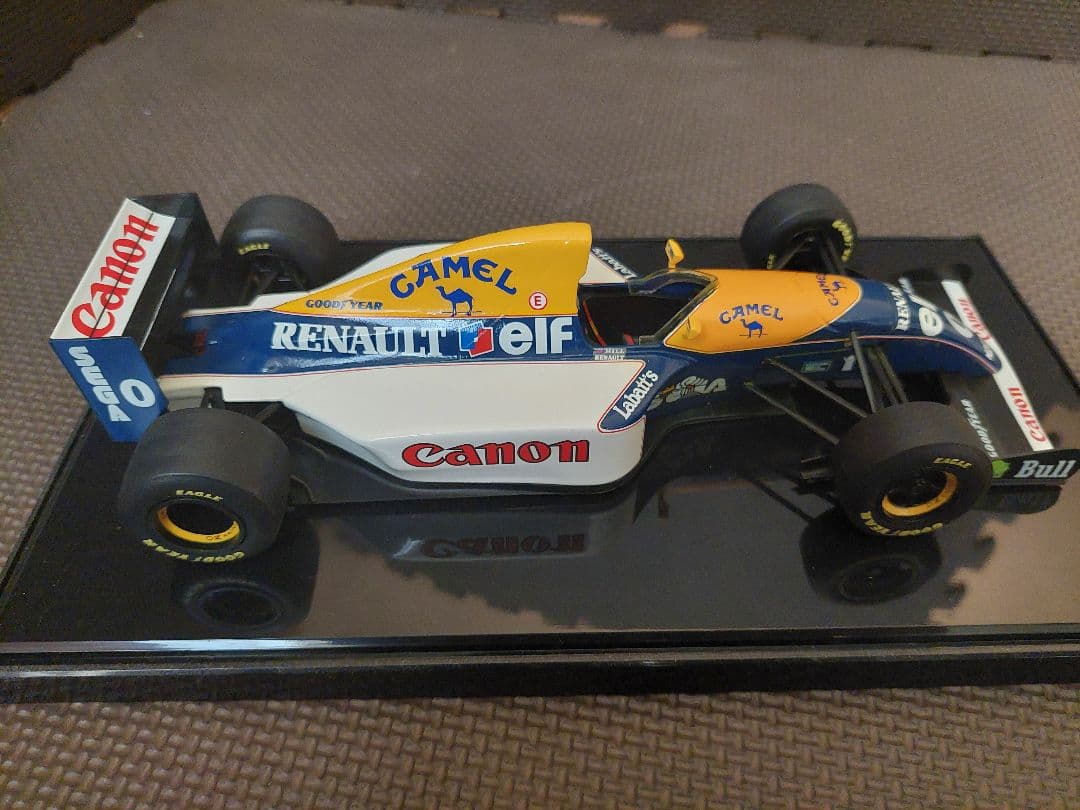 PMA 1/18 ＃０ ウィリアムズ ルノー FW15 D.ヒル キャメルロゴ