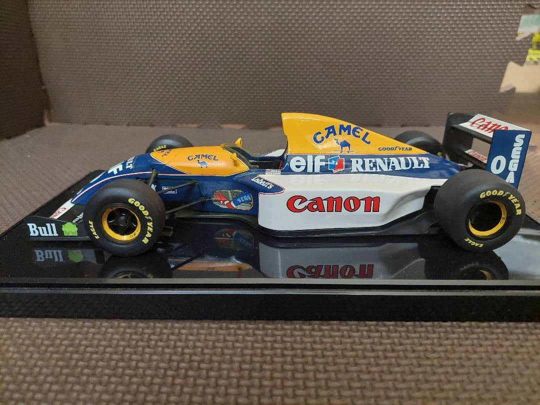 PMA 1/18 ＃０ ウィリアムズ ルノー FW15 D.ヒル キャメルロゴ