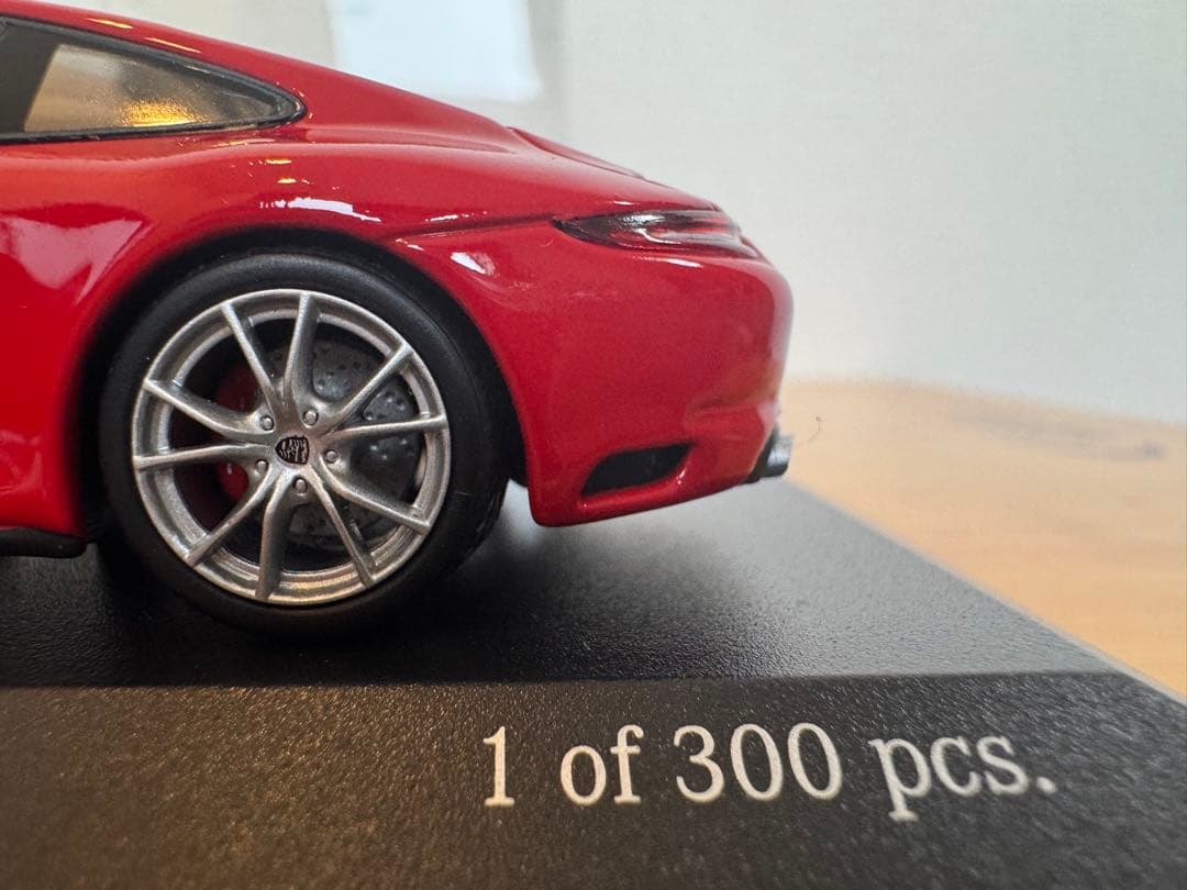 【MINICHAMPS】限定300台 Porsche 911 Carrera4S
