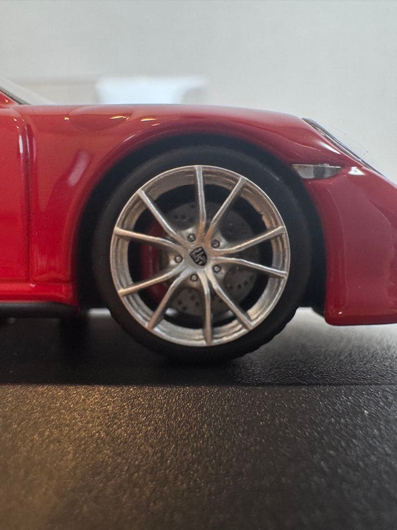 【MINICHAMPS】限定300台 Porsche 911 Carrera4S