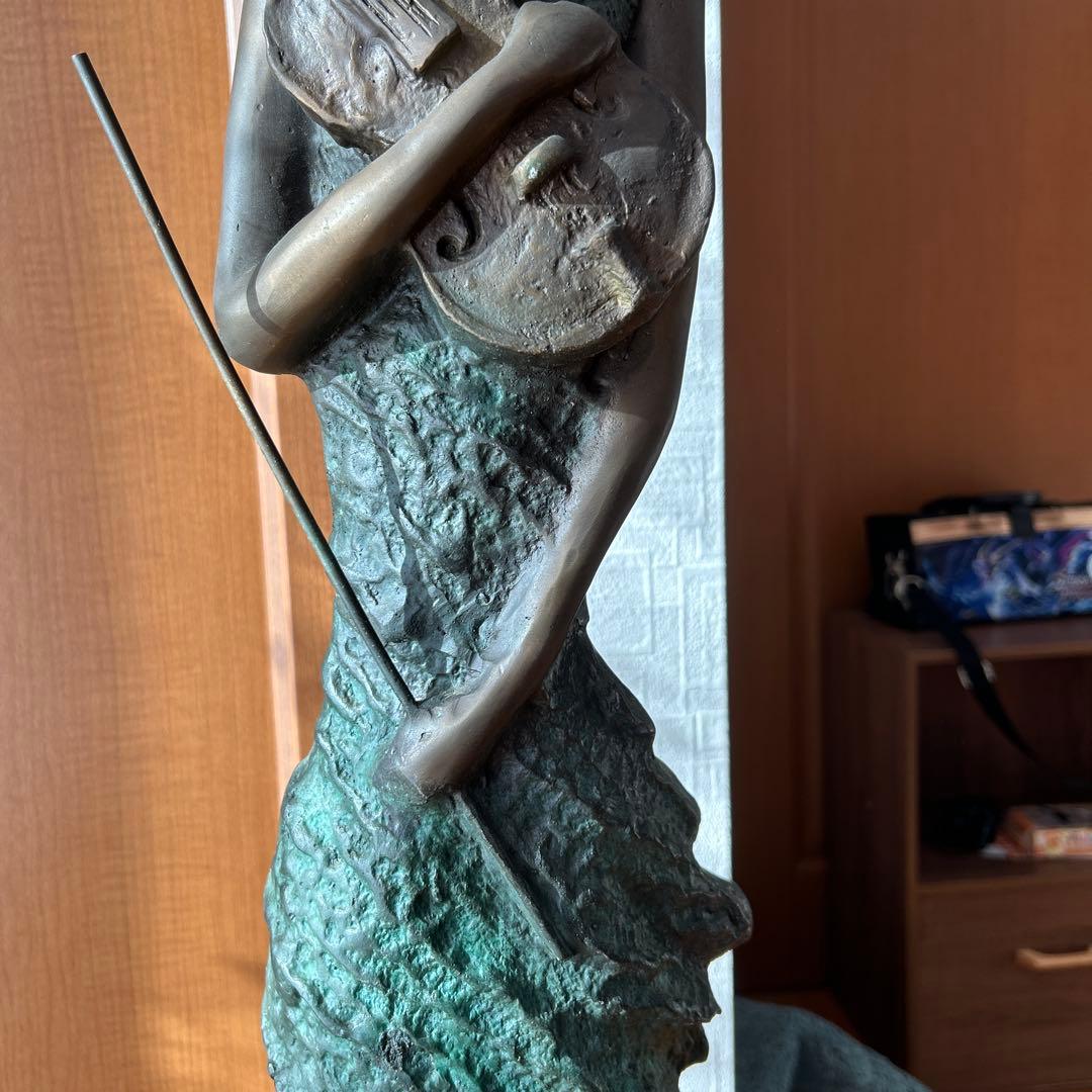 ブロンズ製女性像 バイオリンを持つ女　銅像　 彫刻　高さ1.17m