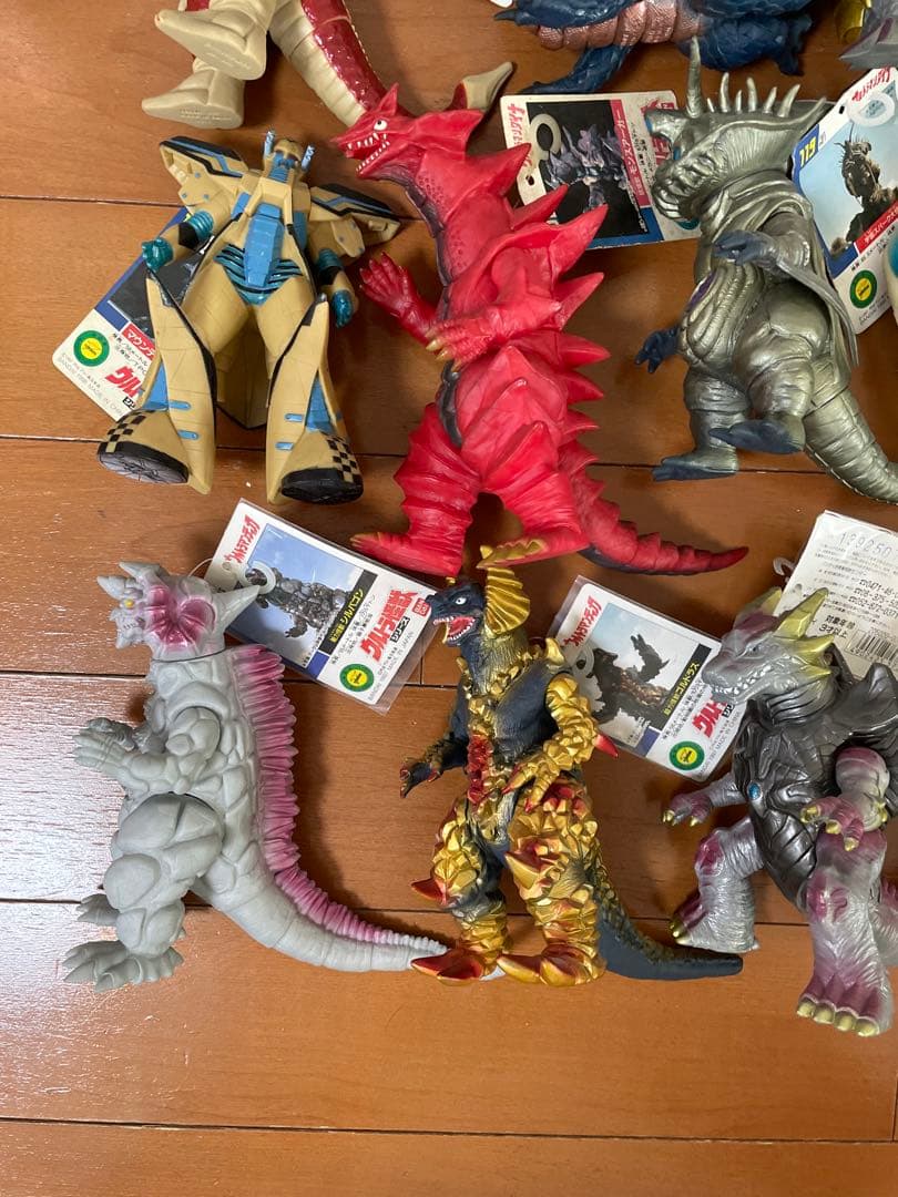 輝*様 タグ付き　ウルトラマンティガ　ダイナ　ガイア　怪獣シリーズ　ソフビ　まと