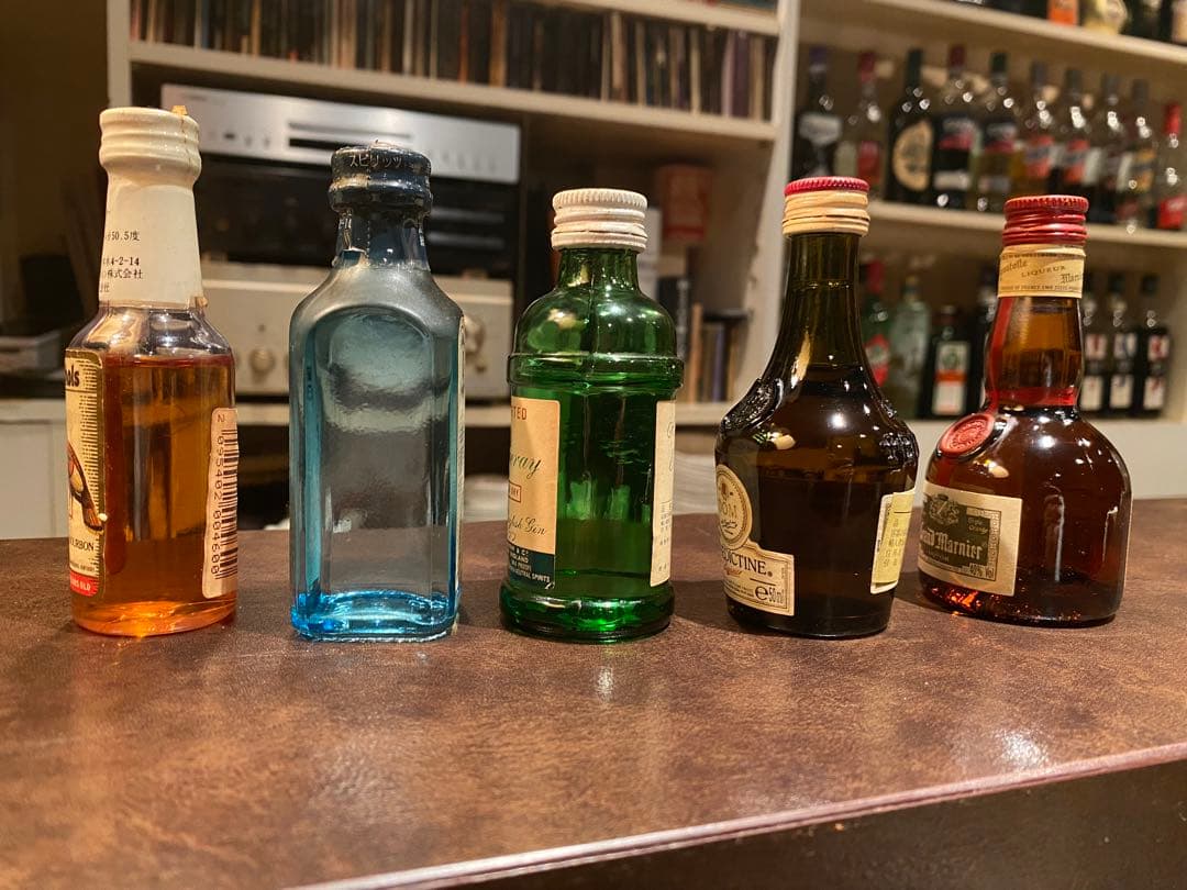 ビンテージ、ミニチュアボトル！かなり古いワイルドターキーを含めた5種セット！