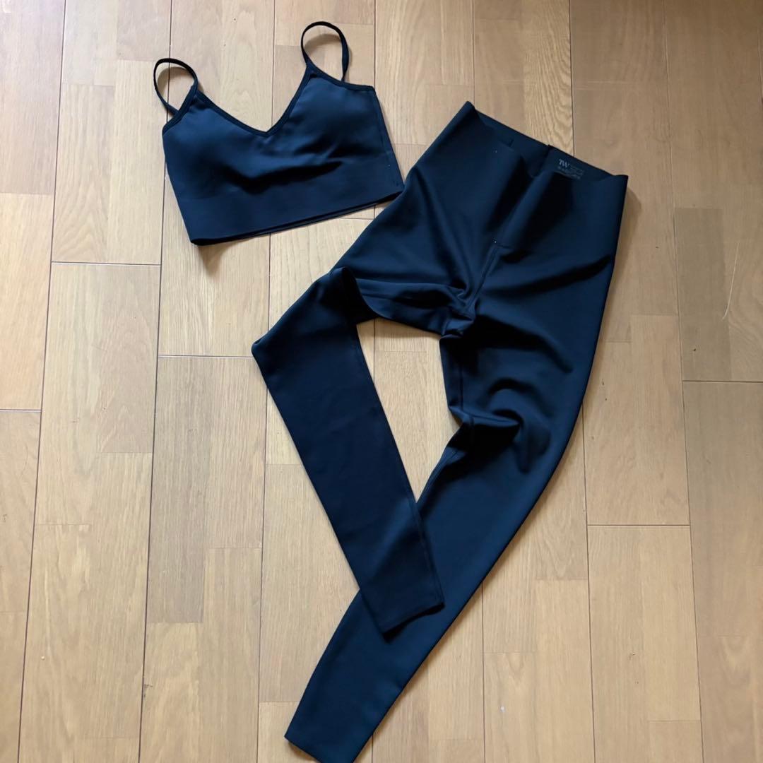 亘つぐみ TW ヨガウエアブラトップとレギンスセットMN558
