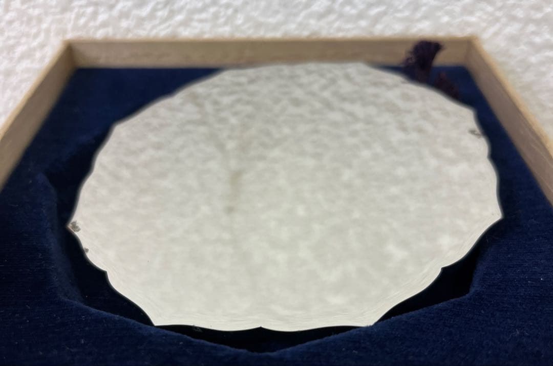 無形文化財(文化庁) 山本凰龍作　双凰天馬菊唐草紋八稜鏡 和鏡 銅製