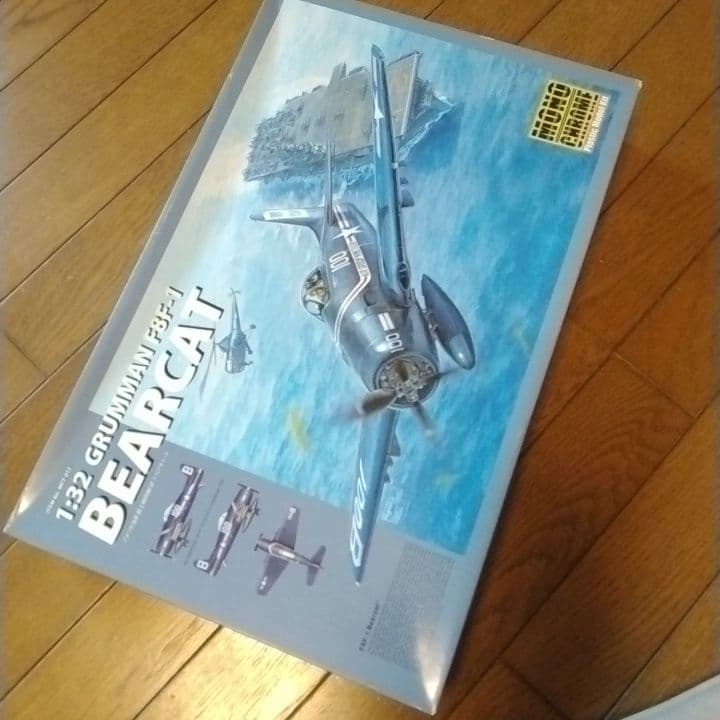 モノクロームプラモデル　1/32 グラマンF8F-1 ベアキャット