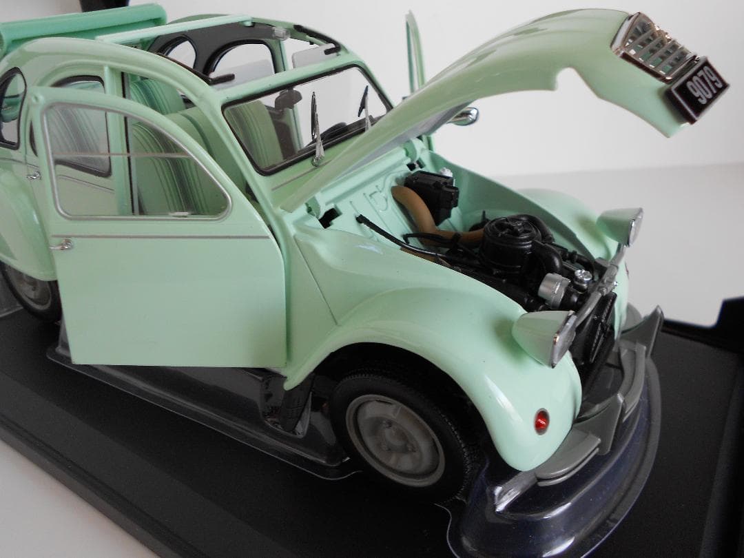 美品　1/18　ノレブ　シトロエン　2CV　ミントグリーン