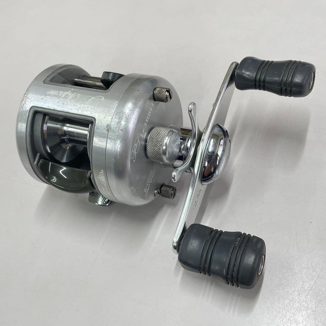 リール PFLUEGER SUPREME 1-3BBH