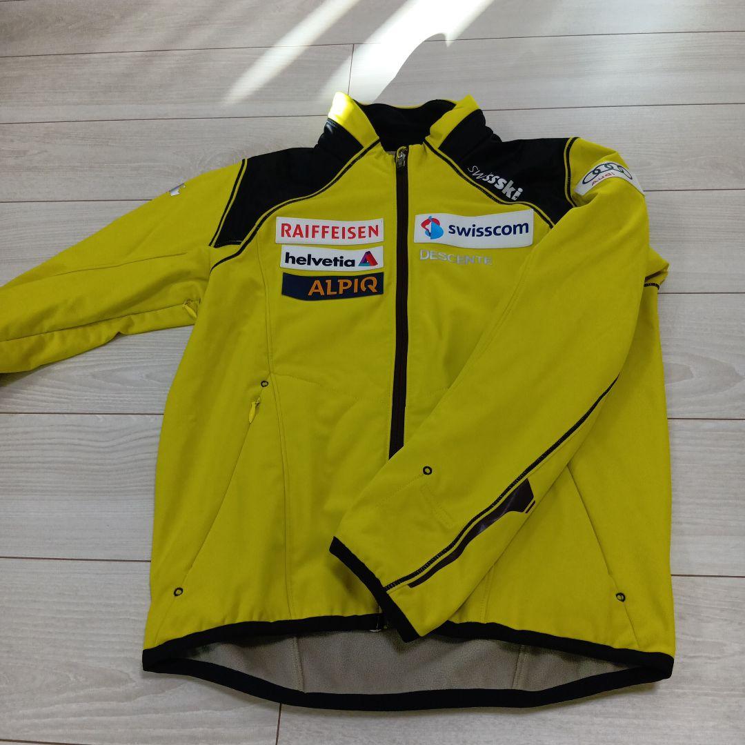 DESCENTE ソフトシェル ミドルジャケット