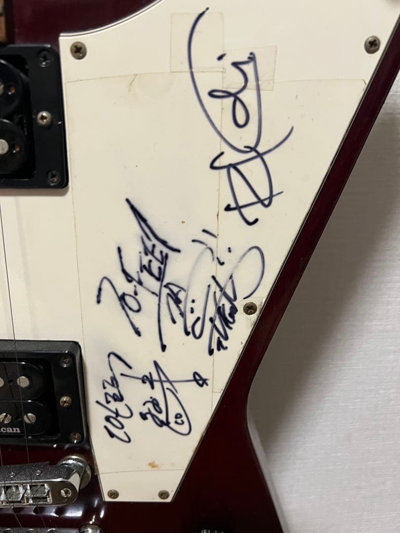 Gibson Explorer 10-feetサイン付き