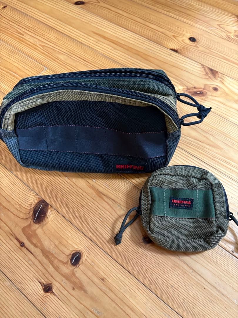 ブリーフィング 20周年記念 ハンディポーチ CRAZYマルチカラー