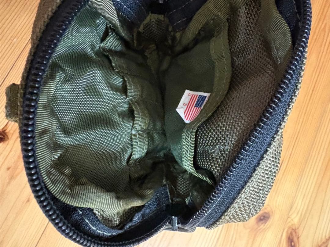 ブリーフィング 20周年記念 ハンディポーチ CRAZYマルチカラー