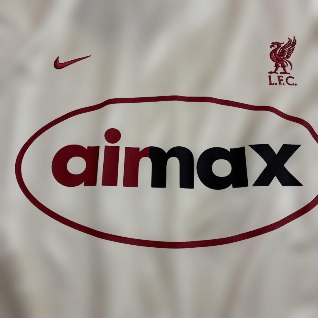 新品未使用 ナイキ リヴァプール AirMax ロンT / Mサイズ