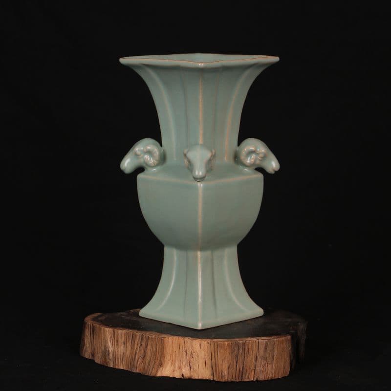 宋  汝窯  青釉   四羊尊瓶   現代工芸品 美術品 置物