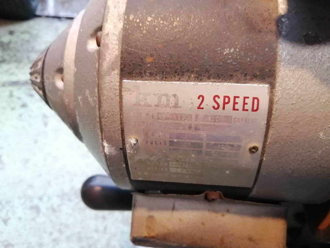 KM裁断機 100v 裁断機 衣類切断 立刃式裁断機 手渡し可能