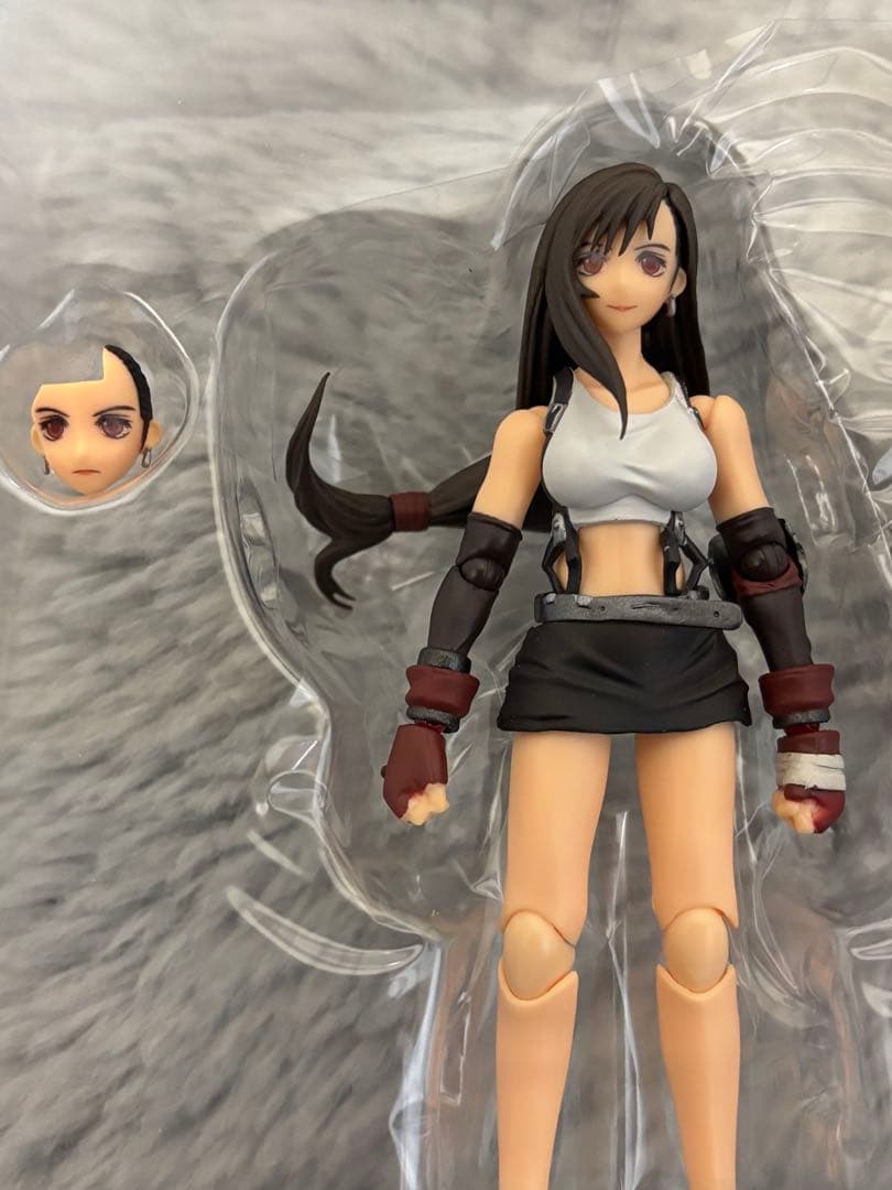 ファイナルファンタジーVII ブリングアーツ ティファ　ロックハート