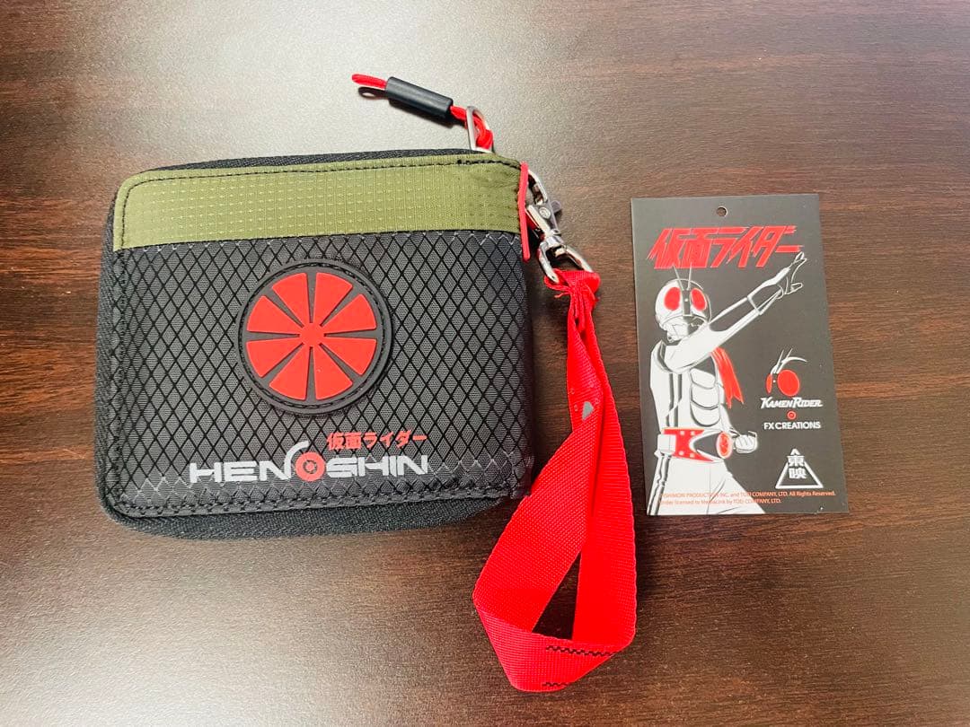 仮面ライダー ジッパー付き二つ折り財布