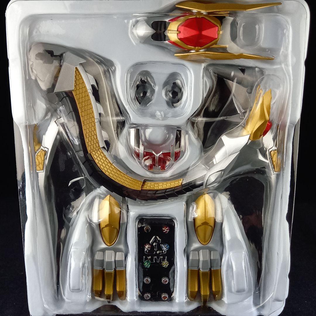 S.H.フィギュアーツ真骨彫製法 仮面ライダーウィザード フレイムドラゴン開封済