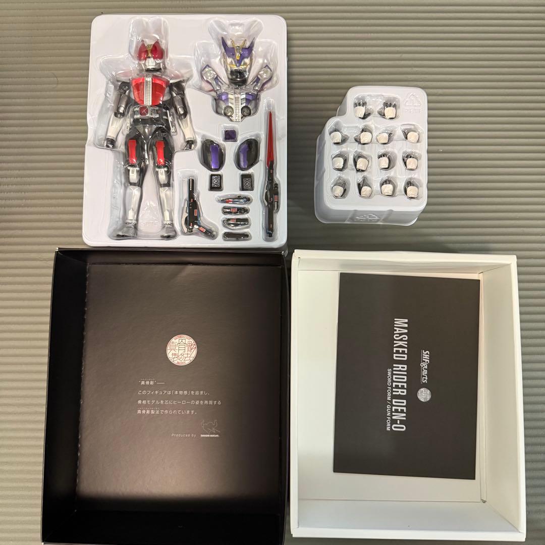 真骨彫S.H.フィギュアーツ仮面ライダー電王 ソード ガンフォーム