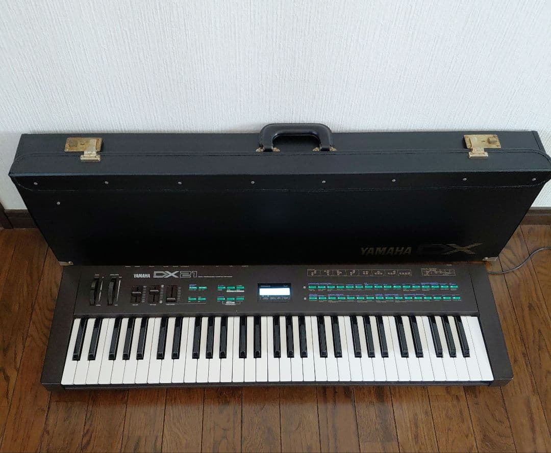 YAMAHA DX21 シンセサイザー　純正ケース付き