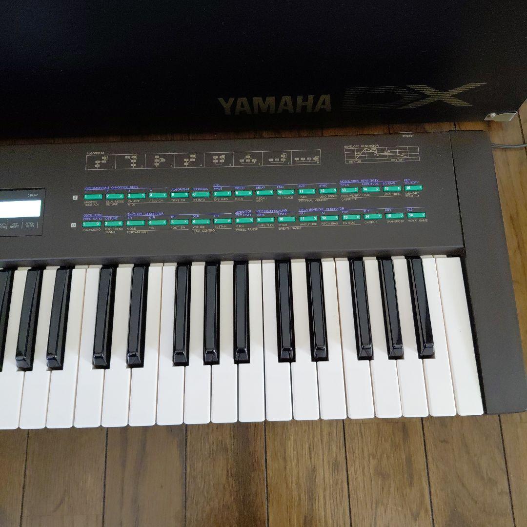 YAMAHA DX21 シンセサイザー　純正ケース付き