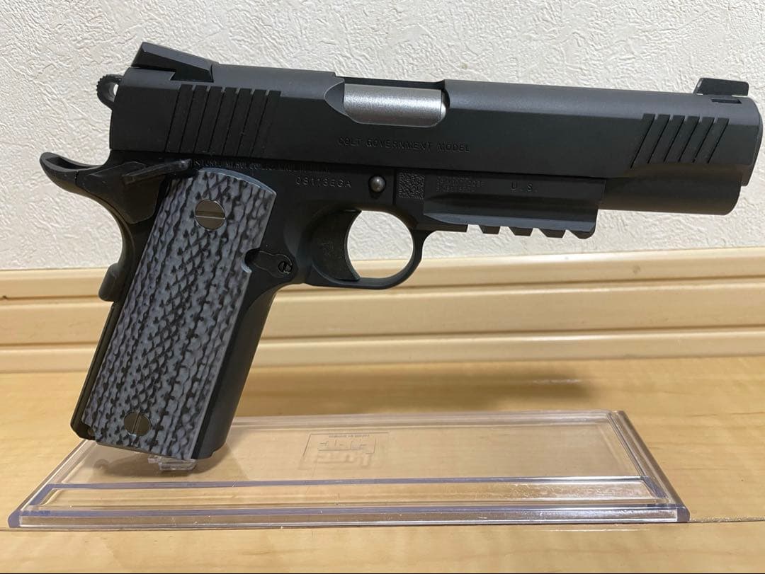 東京マルイ M45A1 BLACK シリーズ70フレーム付き スペアマガジン付属