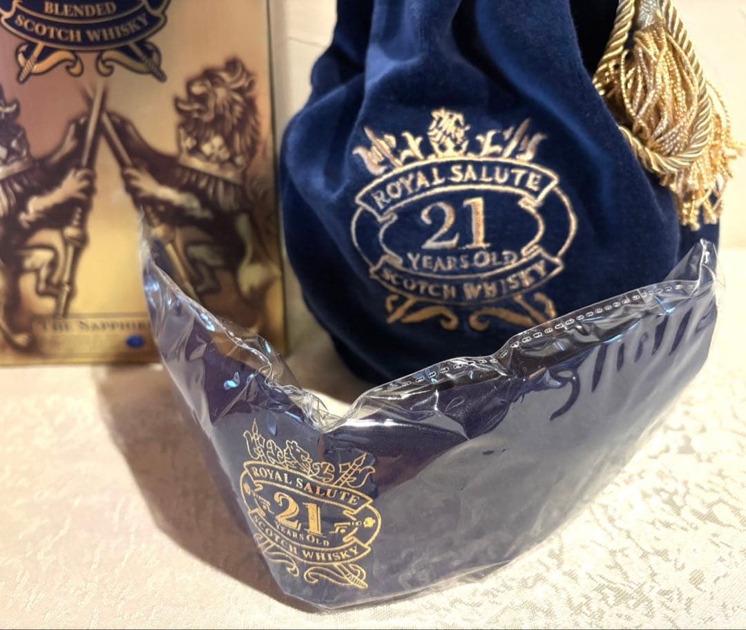シーバス ブラザーズ　 SALUTE ロイヤルサルート21年　青陶器