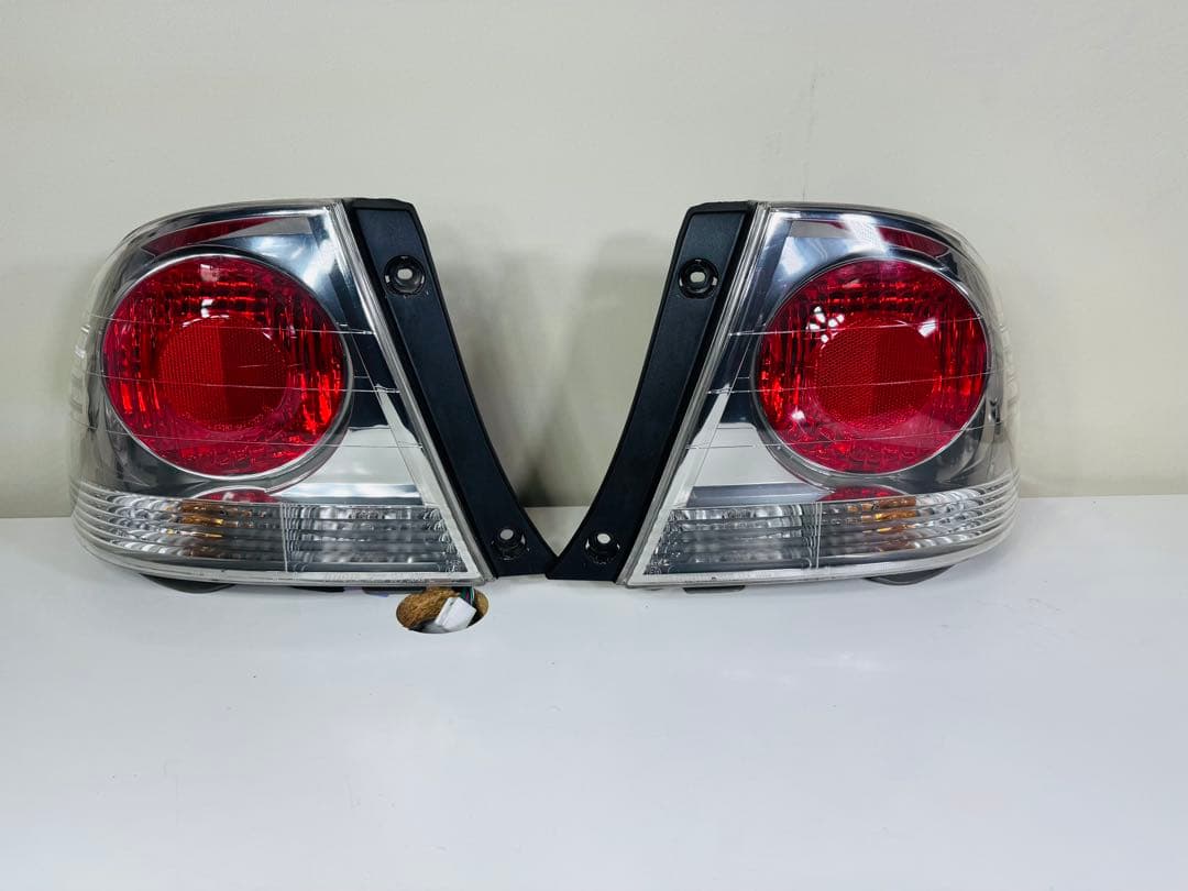 トヨタ　アルテッツァ　純正テールランプ　右左セット