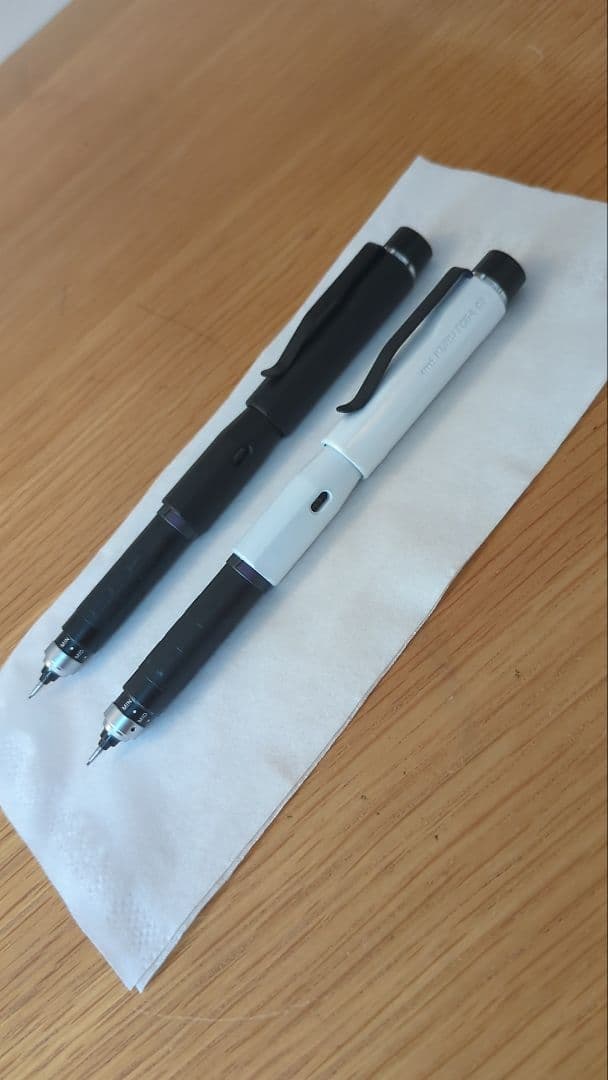 クルトガダイブ　黒「か」白　塗装