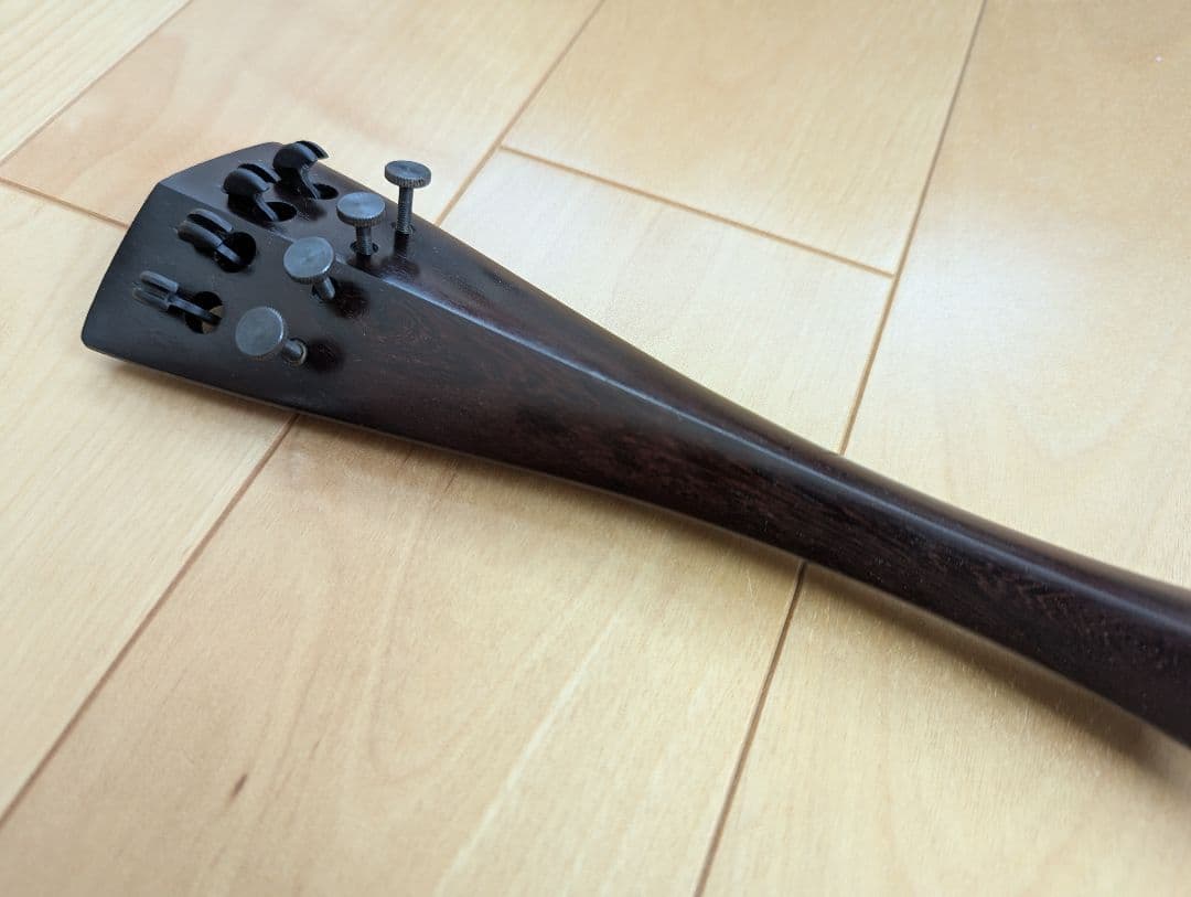 チェロ用　Bois d'Harmoie Tailpiece