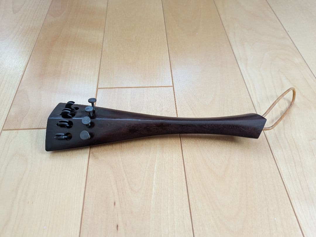 チェロ用　Bois d'Harmoie Tailpiece
