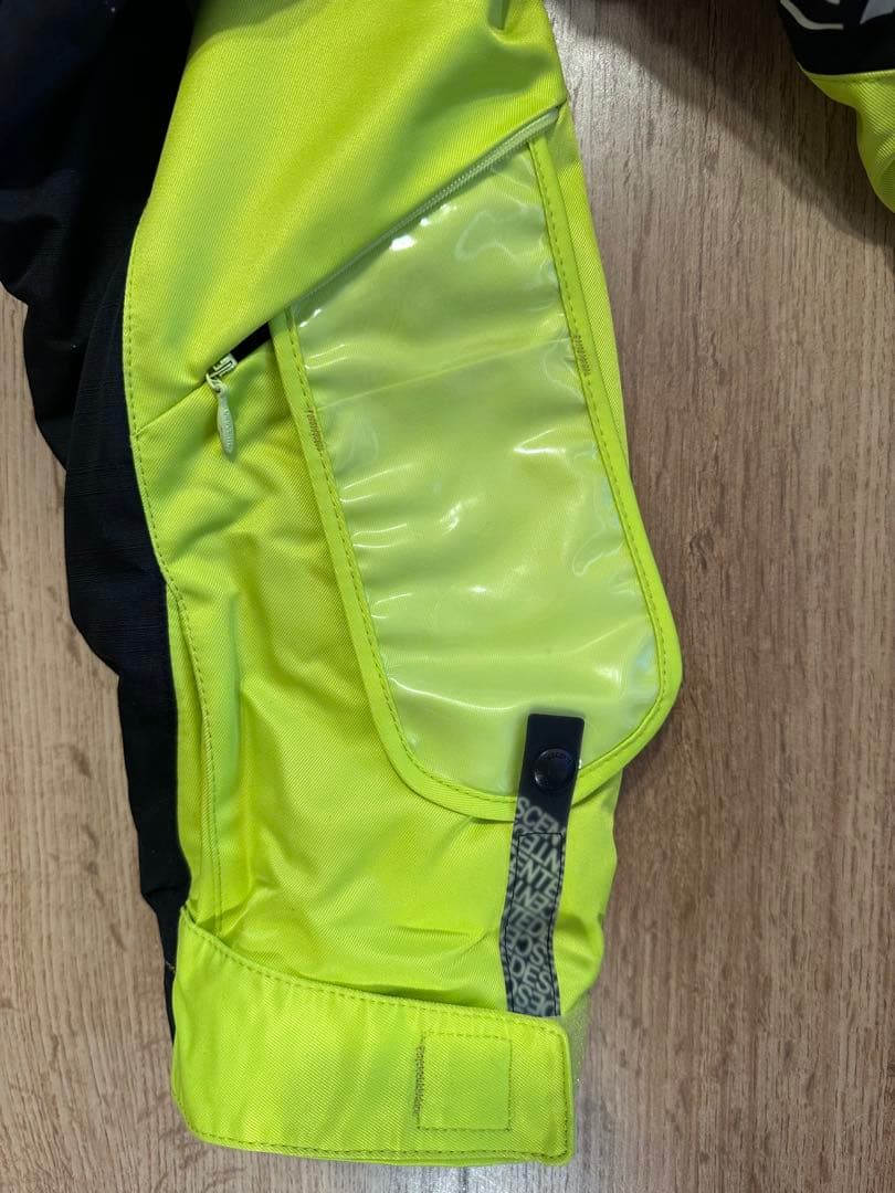 上下セット　デサント スキースノーボードジャケット(M)