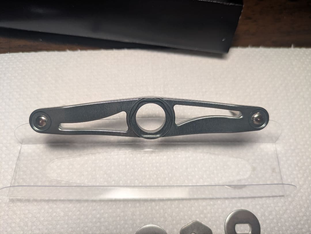 VARIAL バリアル　87ミリ ガンメタ　シマノ左巻き