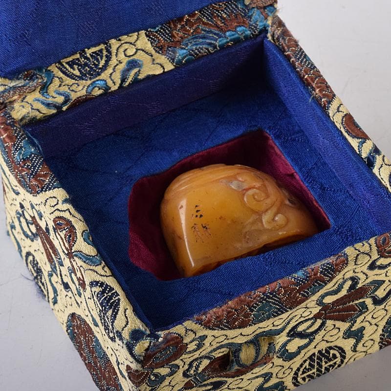 中国　篆刻　玉石田黄石彫刻　神獣刻　印材　置物　在銘　M　R8368