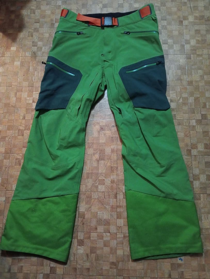 KJUS スキーウェア　50　上下セット　パンツ難あり