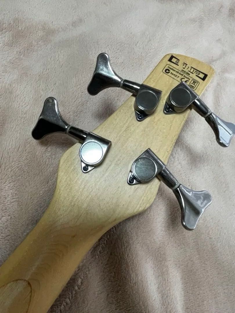 エレクトリックベース　アイバニーズGio 新品弦に交換済み。